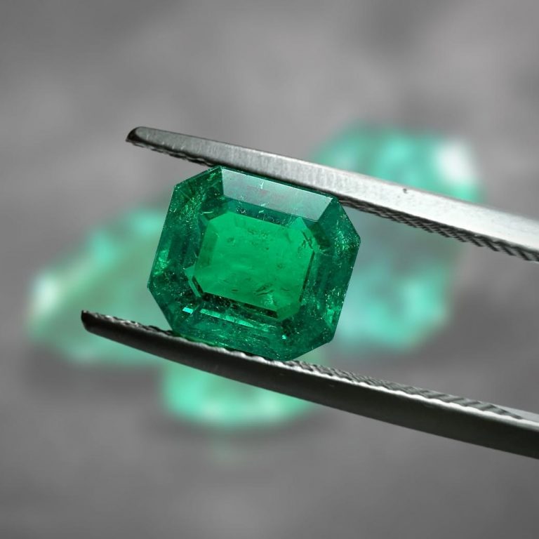 emeralds and color gemstones